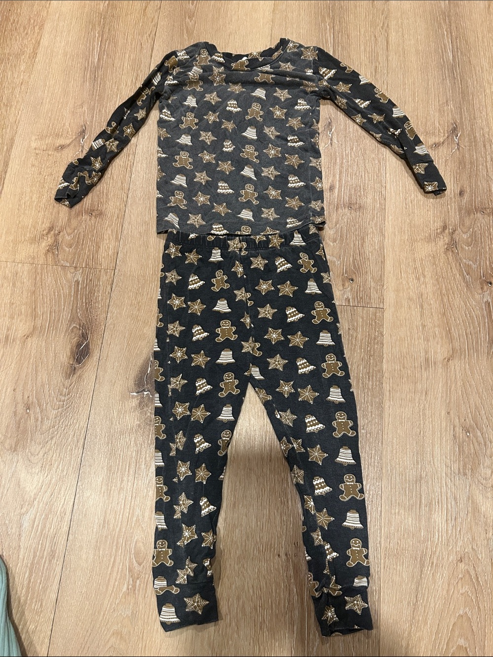 kate quinn Black Pajama Set with Gold Gingerbread & Star Print